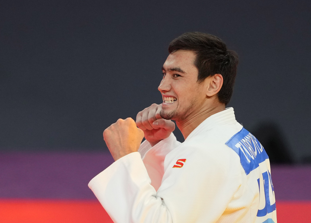 乌拉圭选手在柔道比赛中获奖