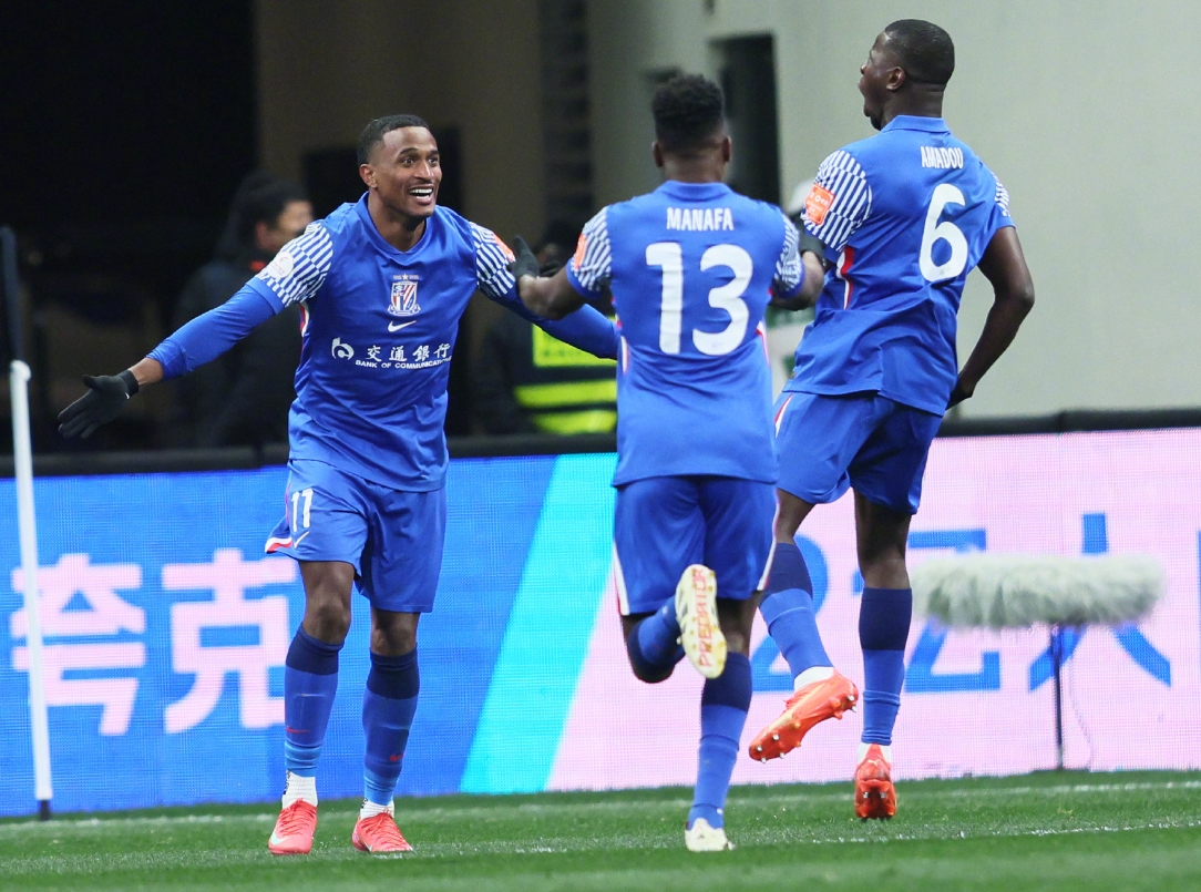 申花中场梅开二度，助球队取得胜利