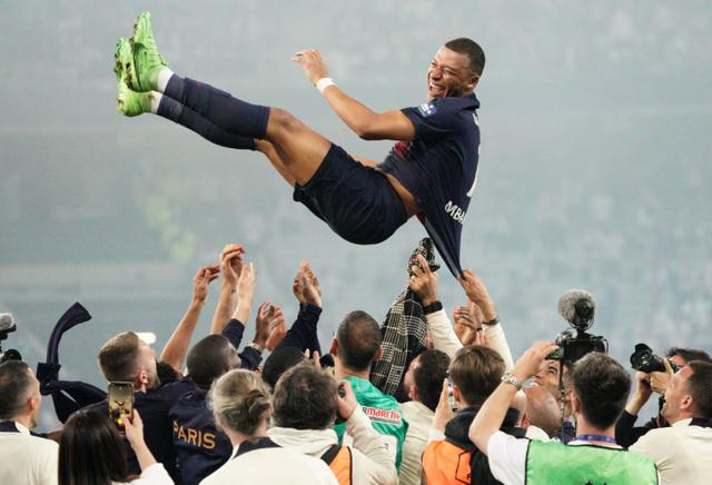 关于皇马新援上演帽子戏法，球迷欢呼不已的信息