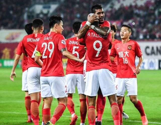 关于恒大后防线成隐患，球迷呼吁引援加强阵容的信息