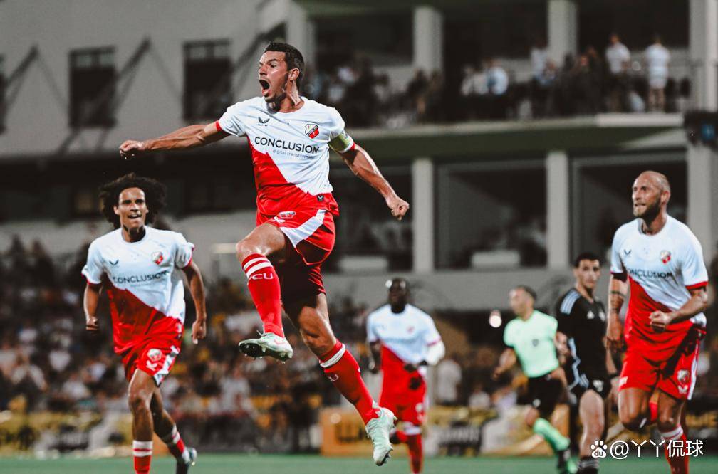 包含弗赖堡主场告负，球队防线问题待解的词条