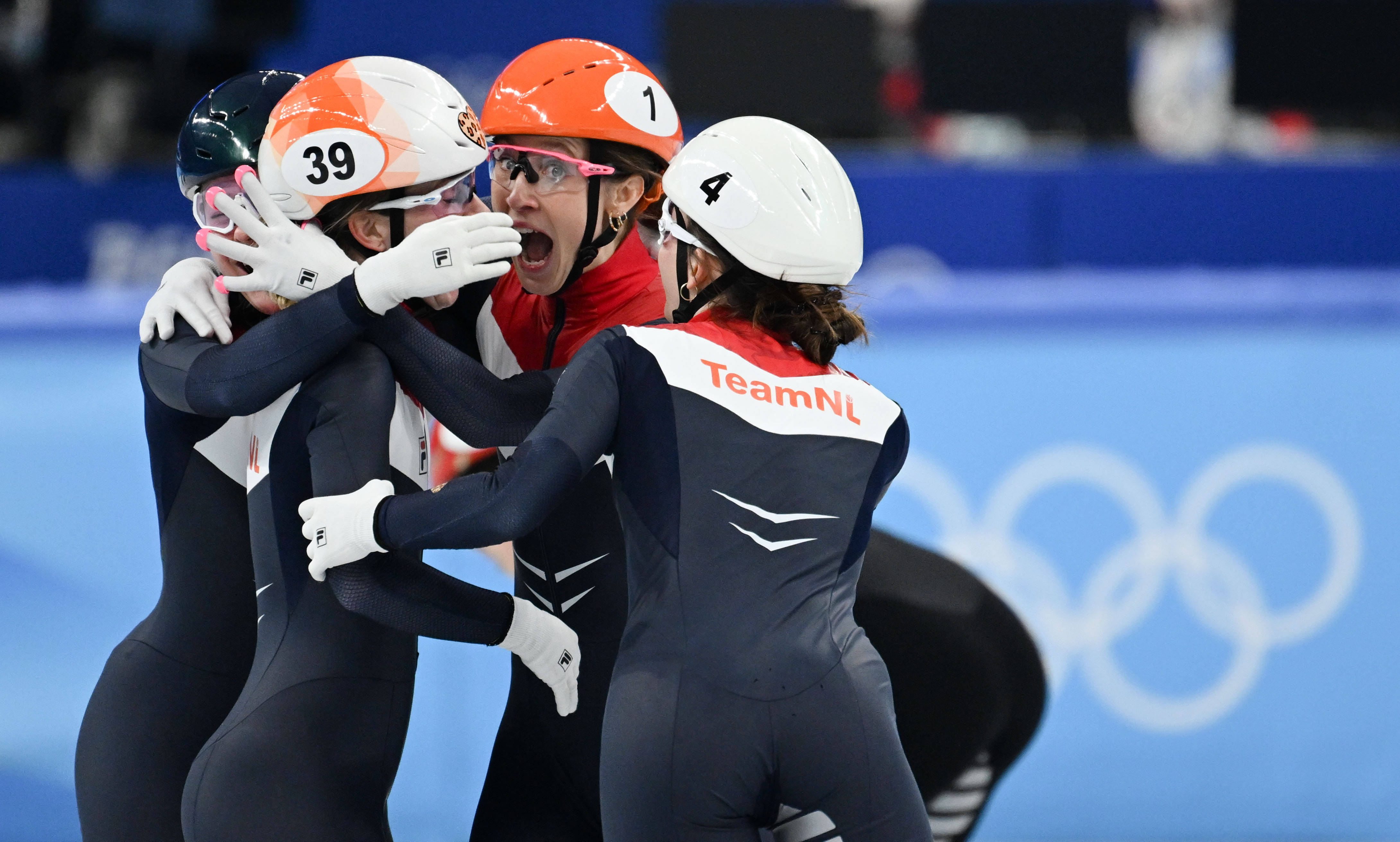 开云体育下载-速滑比赛：荷兰选手轻松完成全程，创记录的简单介绍