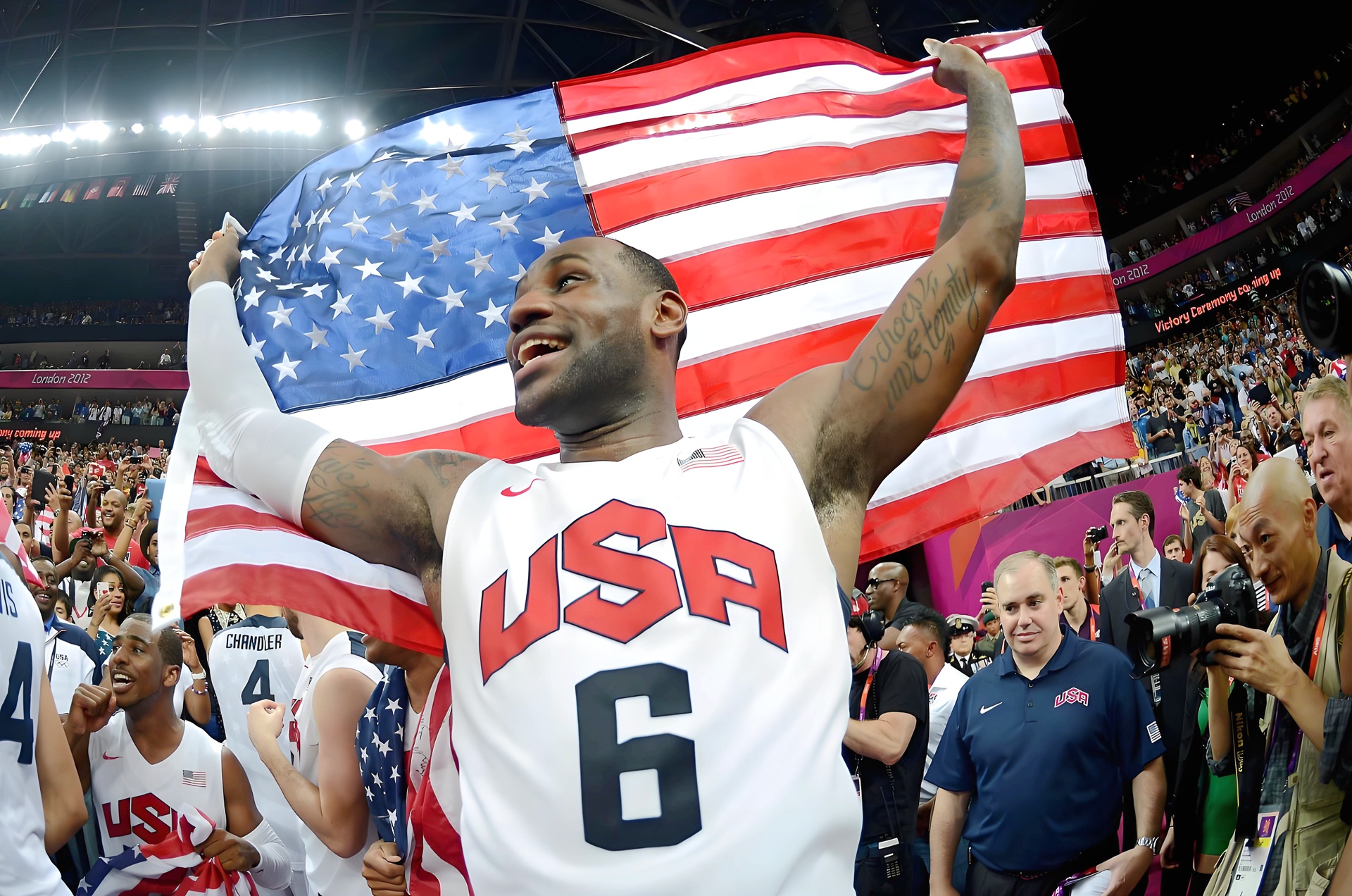 美国男篮在国际篮球大赛中显示强劲实力