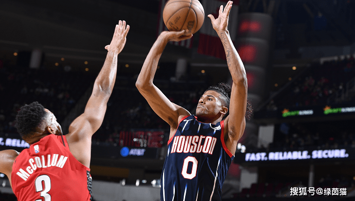 火箭碾压江苏队，麦科勒姆点燃赛场