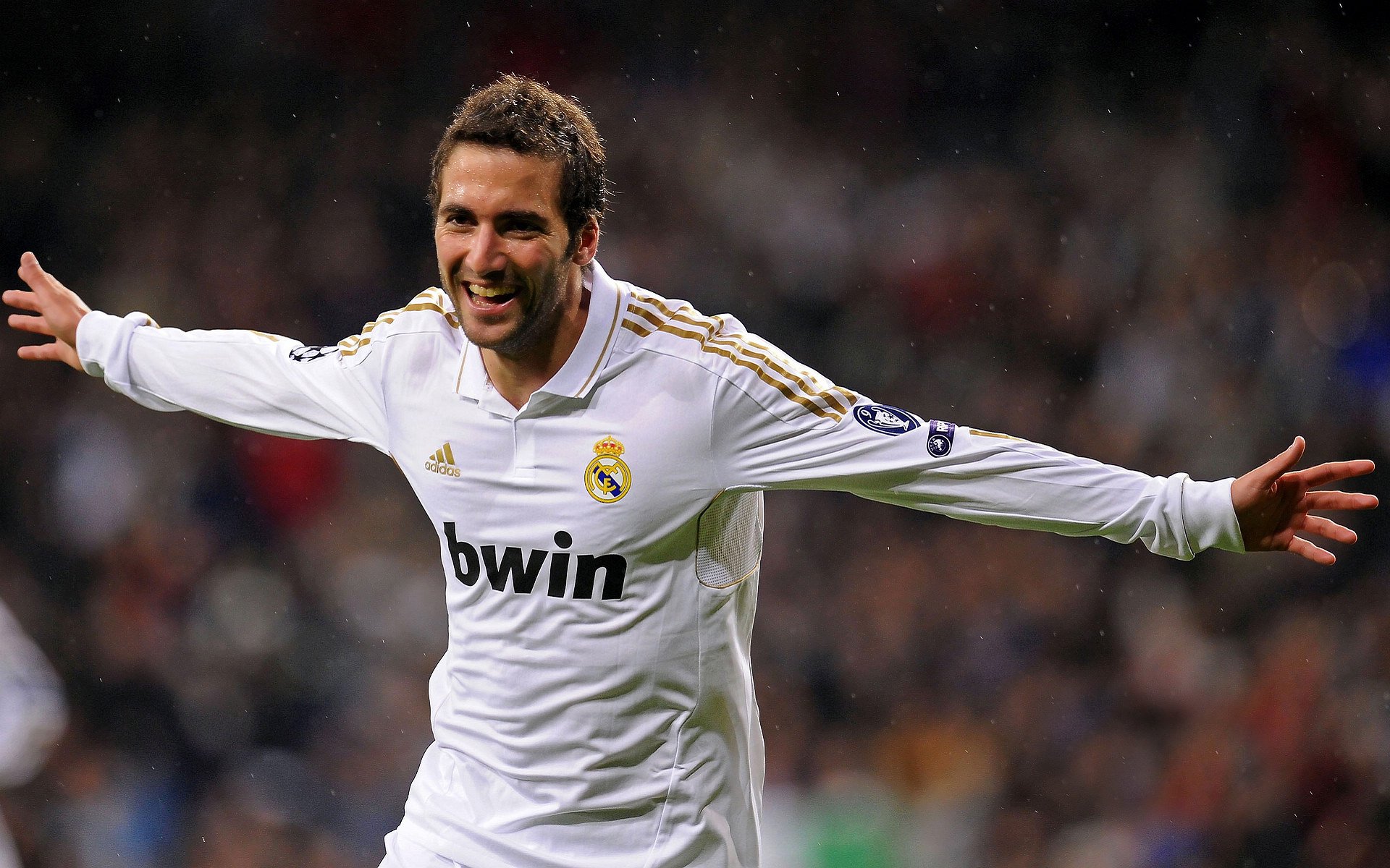 马刺对阵篮网，武切维奇关键战不手软，一锤定音展巨星本色