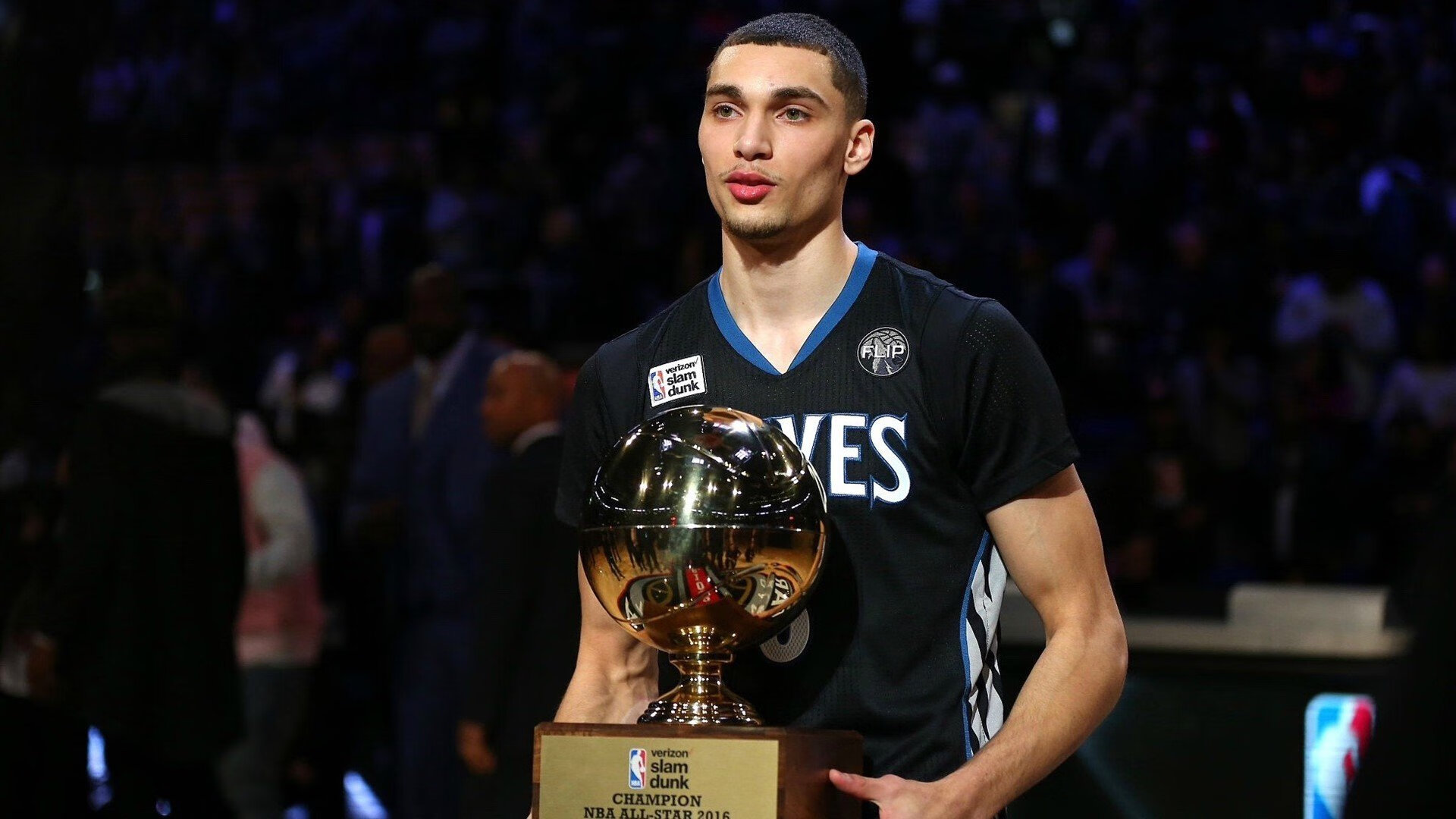 从奥恰洛夫到英格兰队，体育赛场上的不可能如何点燃人类精神